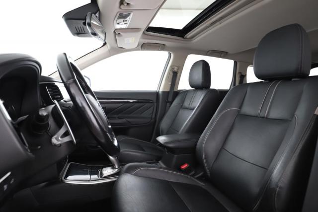 Mitsubishi Outlander image 8