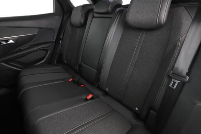 Peugeot 3008 image 8