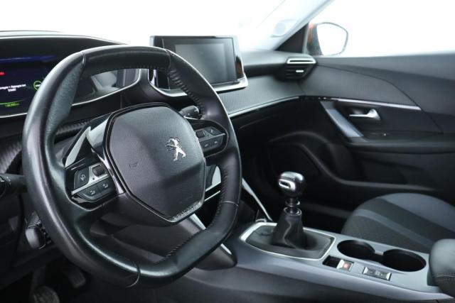Peugeot 2008 image 1