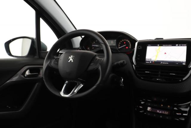 Peugeot 2008 image 1