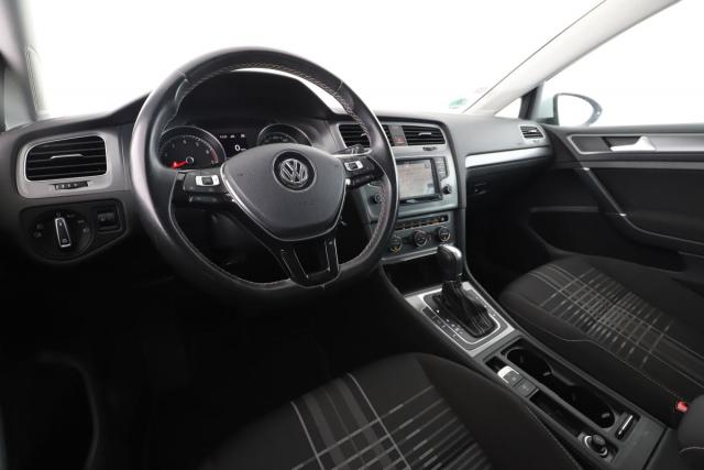 Volkswagen Golf image 1