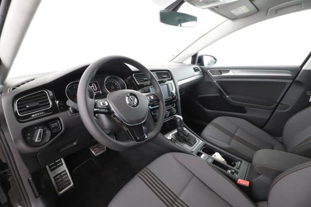 Volkswagen Golf image 1