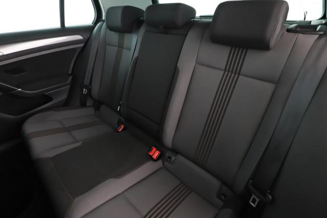 Volkswagen Golf image 3