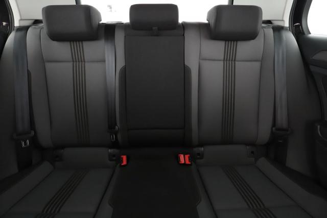 Volkswagen Golf image 7