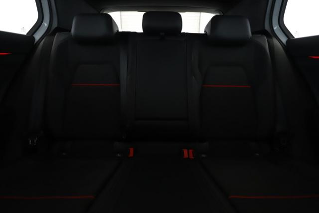 Volkswagen Golf image 6