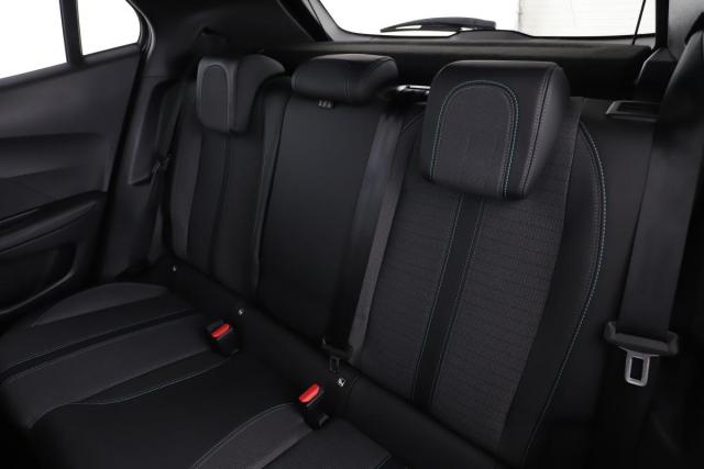 Peugeot 2008 image 2