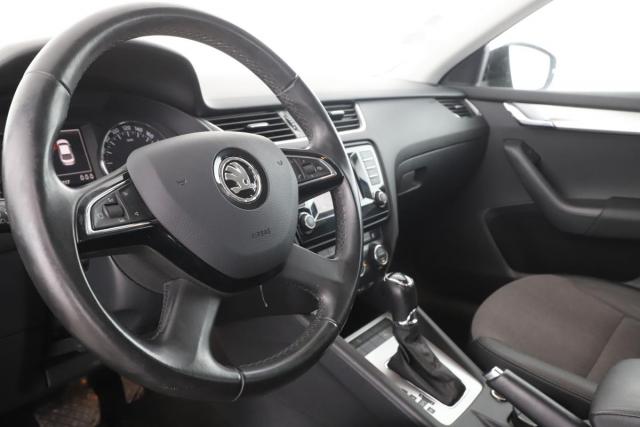 Skoda Octavia image 6
