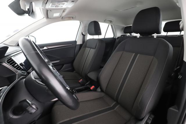 Volkswagen T-Roc image 3
