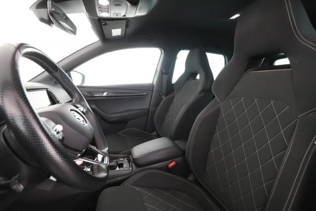 Skoda Karoq image 8
