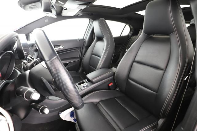 Mercedes Benz Gla image 9