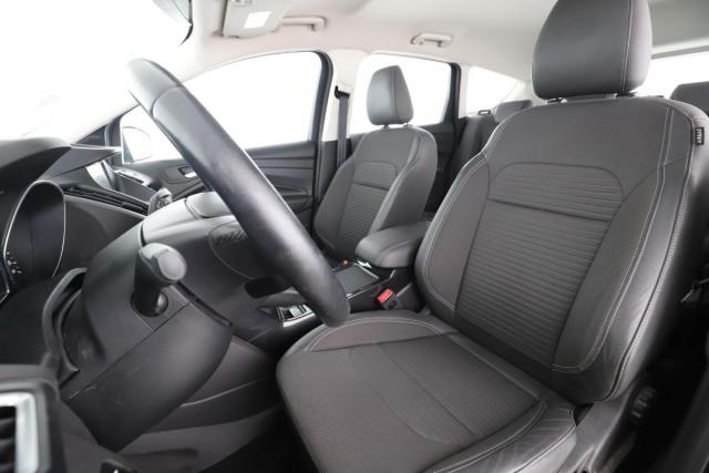 Ford Kuga image 4