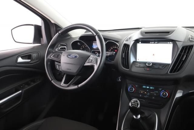 Ford Kuga image 6