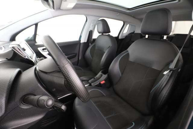 Peugeot 2008 image 9