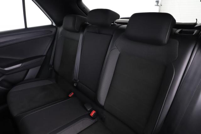 Volkswagen T-Roc image 5
