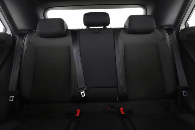 Volkswagen T-Roc image 9