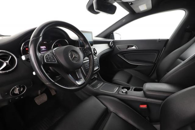 Mercedes Benz Cla Shooting Brake image 1