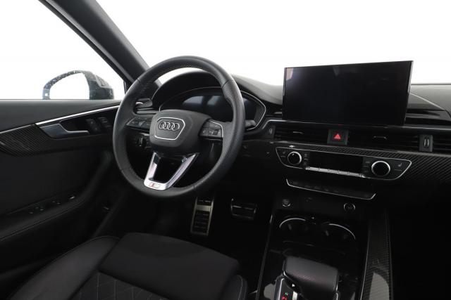 Audi A4 image 4