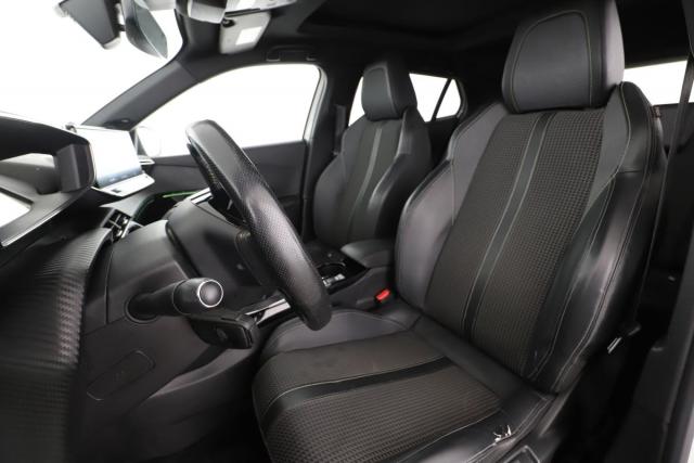 Peugeot 2008 image 8