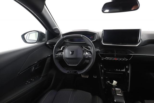 Peugeot 208 image 6