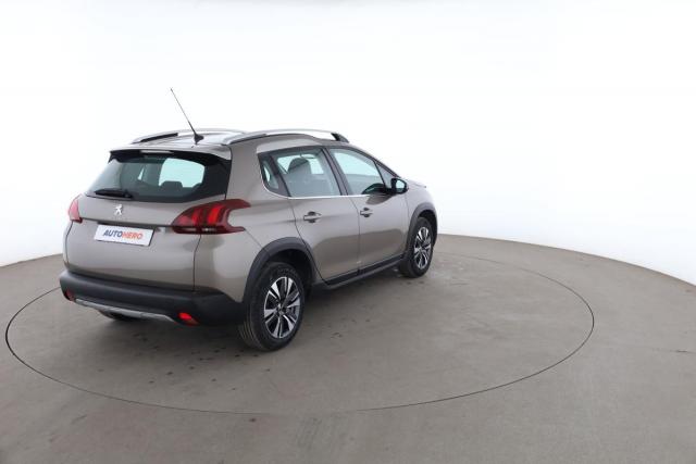 Peugeot 2008 image 6