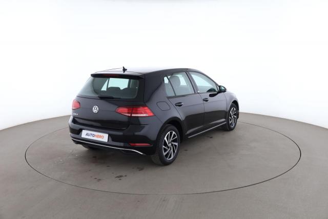 Volkswagen Golf image 5