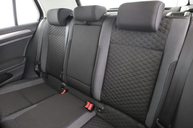 Volkswagen Golf image 2