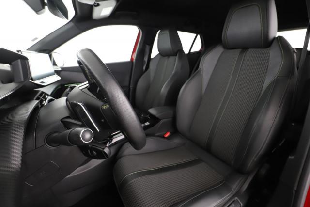 Peugeot 2008 image 4