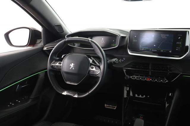 Peugeot 2008 image 2