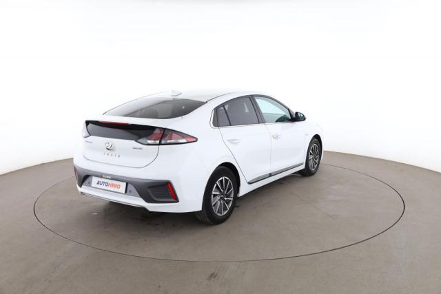 Hyundai Ioniq image 2