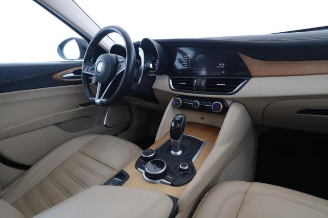 Alfa Romeo Giulia image 4