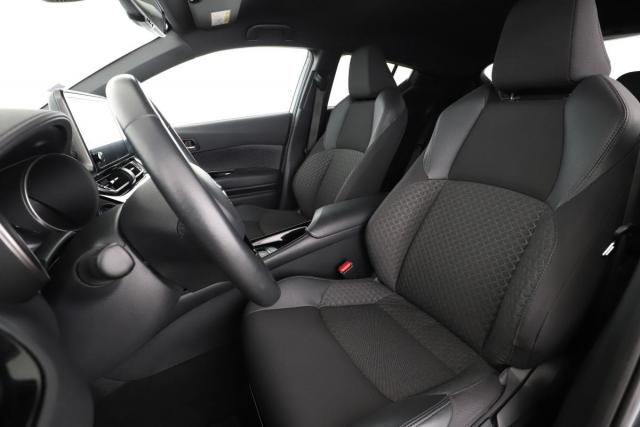 Toyota C-Hr image 9