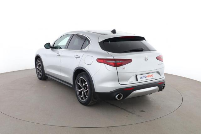 Alfa Romeo Stelvio image 7