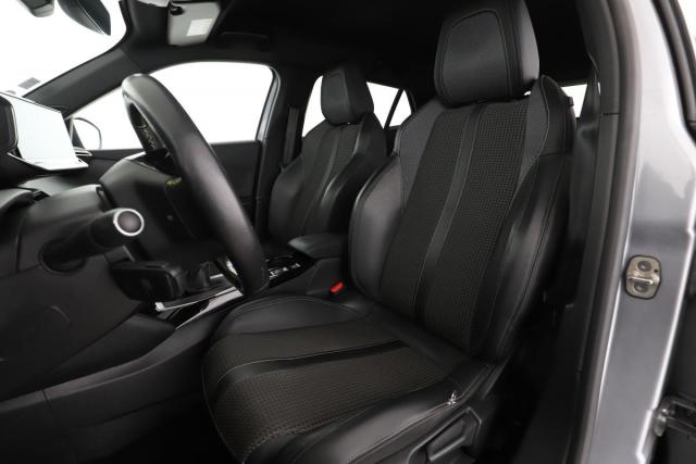 Peugeot 2008 image 3