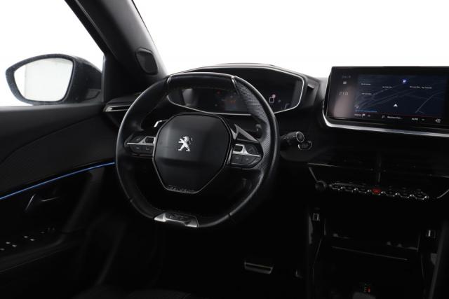 Peugeot 2008 image 2
