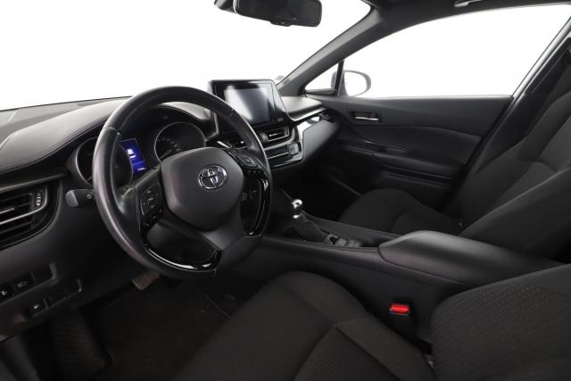 Toyota C-Hr image 7