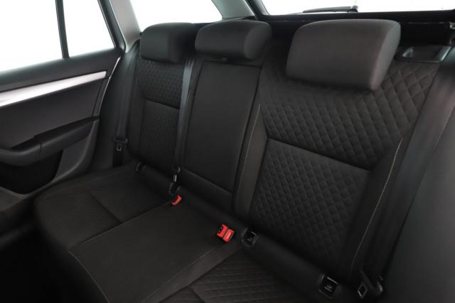 Skoda Octavia image 6