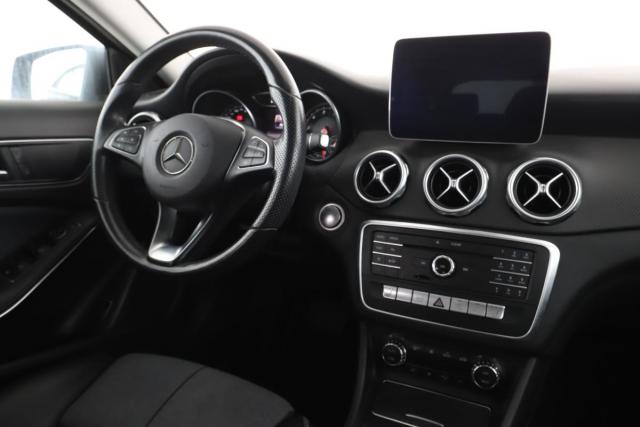 Mercedes Benz Gla image 7