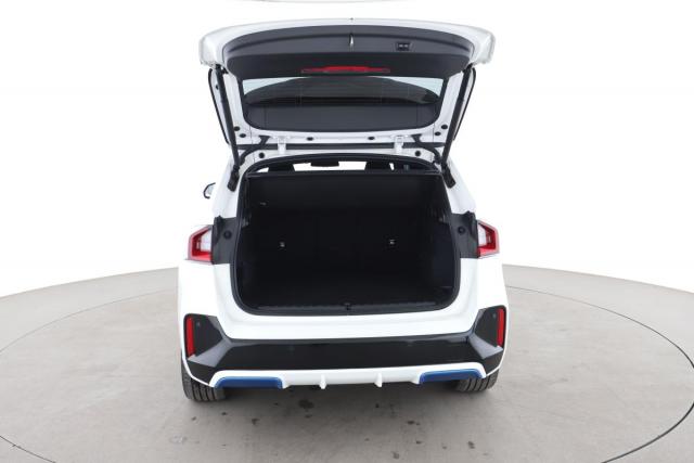Bmw Ix1 image 8
