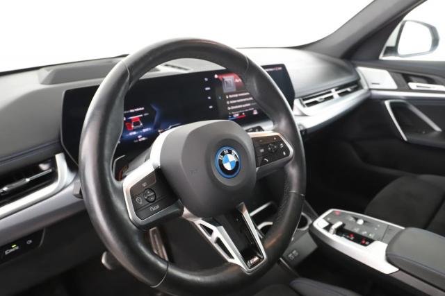 Bmw Ix1 image 2
