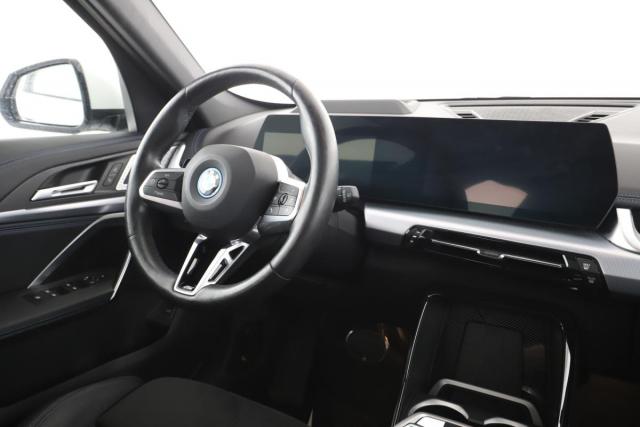 Bmw Ix1 image 7