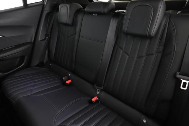 Peugeot 2008 image 9