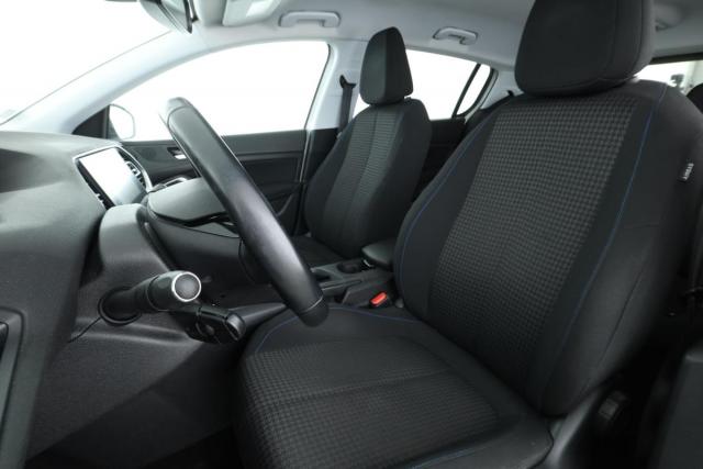 Peugeot 308 image 7