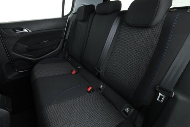 Peugeot 308 image 1
