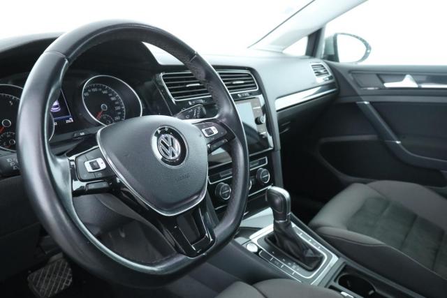 Volkswagen Golf image 9