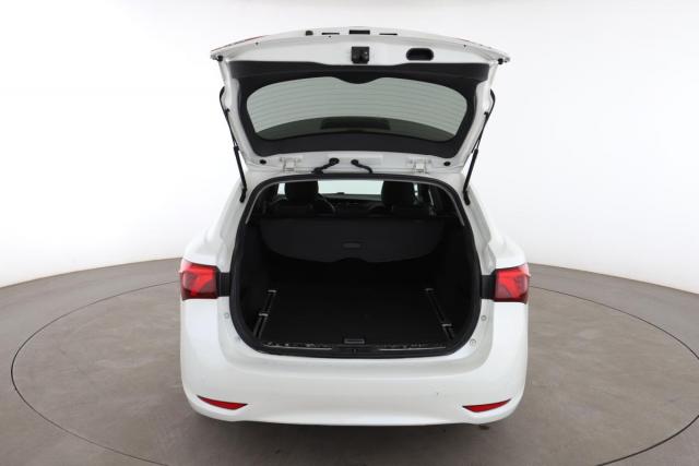 Toyota Avensis image 1