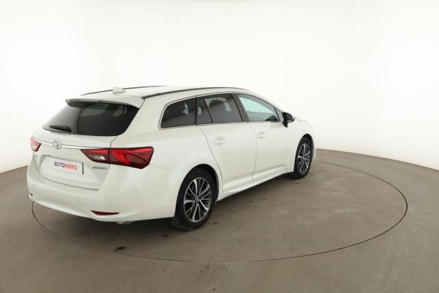 Toyota Avensis image 7