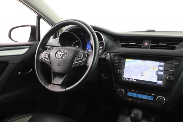 Toyota Avensis image 5