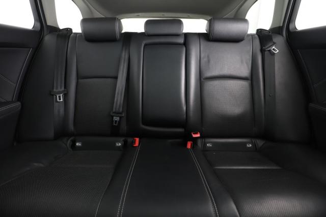Toyota Avensis image 6