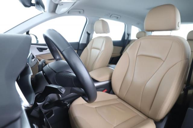 Audi Q7 image 8