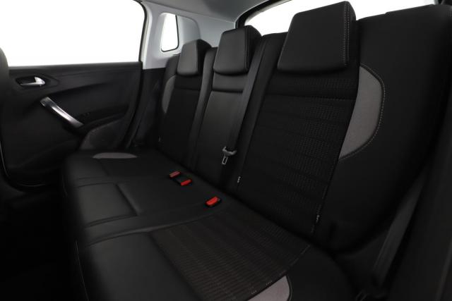 Peugeot 2008 image 2